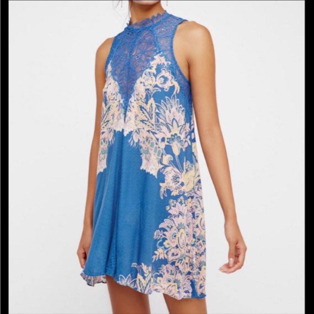 Free People Blue floral lace light weight Dress Size Small!